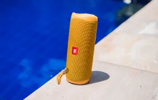 Обзор Bluetooth-колонки JBL Flip 5 - новое не всегда лучшее