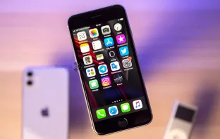Заменить дисплей iPhone SE 2