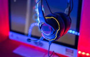 Обзор игровых гарнитур JBL Quantum One, 300 и 600