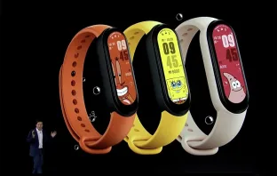Новый Xiaomi Mi Band 6 — наконец-то с дисплеем во "весь рост"