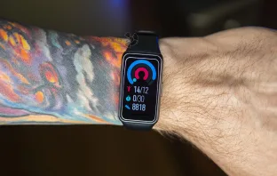 Обзор HUAWEI Band 6