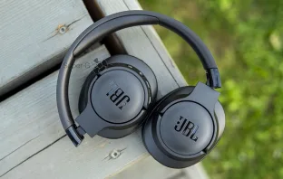 Обзор JBL Tune 760NC и Tune 710BT — большие наушники с шумодавом