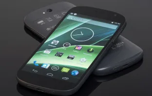 Приветствуем YotaPhone 2, тот который с двух сторон телефон