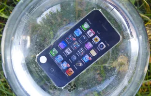 Подводная пленка для iPhone