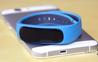 Обзор Huawei TalkBand B1