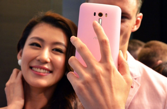 Asus Zenfone Selfie - смартфон с 13 мегапиксельной камерой