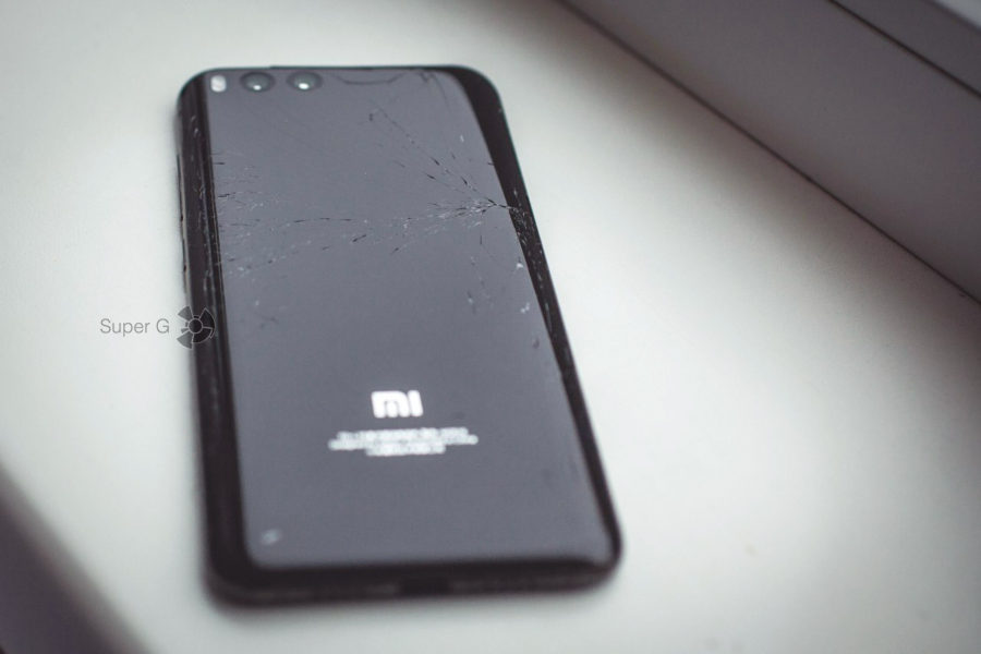 Разбитая крышка Xiaomi Mi6