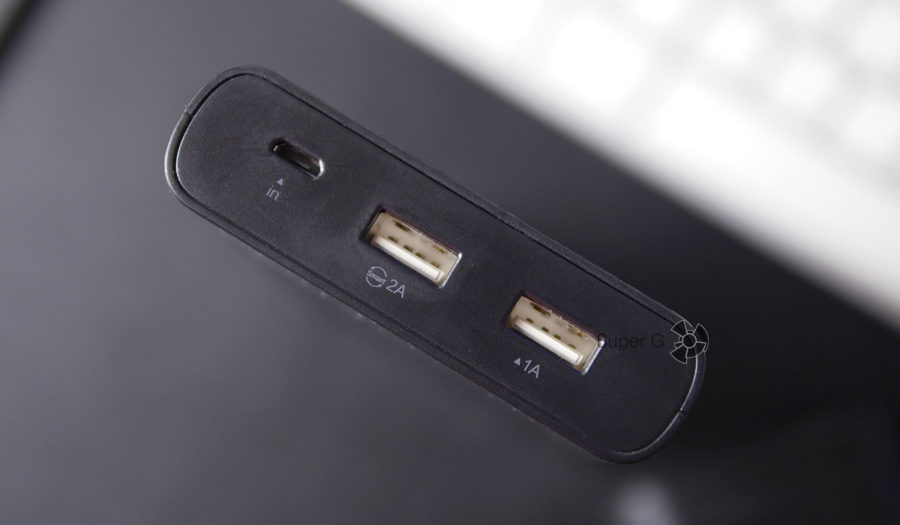 Pisen 20000 mAh имеет два порта USB для зарядки внешних устройств