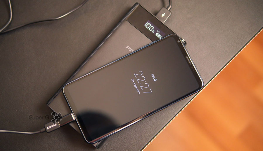 Pisen 20000 mAh заряжает смартфон LG V30+
