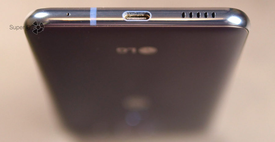 USB C порт и мультимедийный динамик в LG V30+