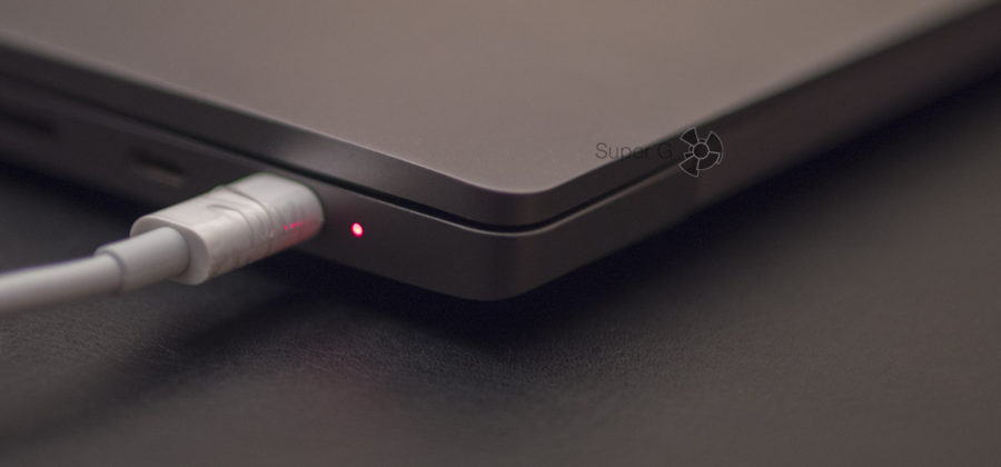 Светодиод на корпусе Xiaomi Mi Notebook Pro отображающий статус зарядки