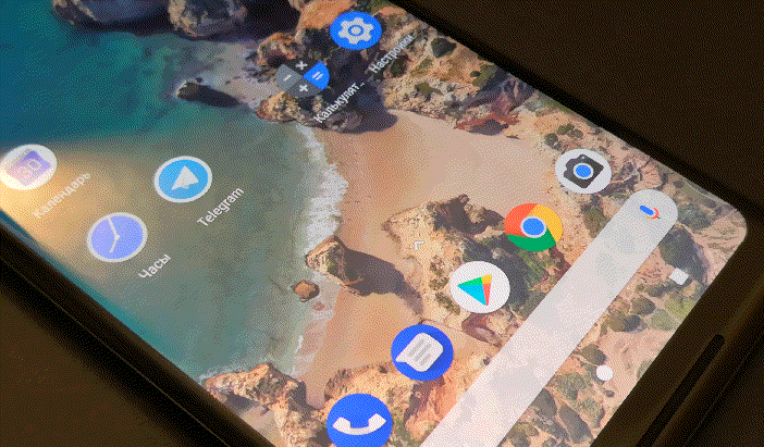 Живые обои на главном экране Android 8.1.0 в Google Pixel 2 XL