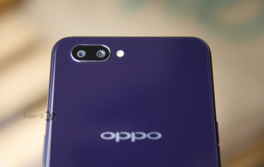 Камеры Oppo A3s не выпирают над корпусом (практически)