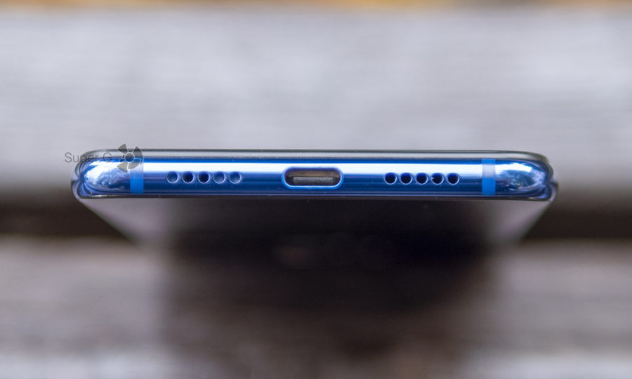 Xiaomi Mi8 Lite получил разъёма USB Type-C (надо же!), но лишился порта под наушники