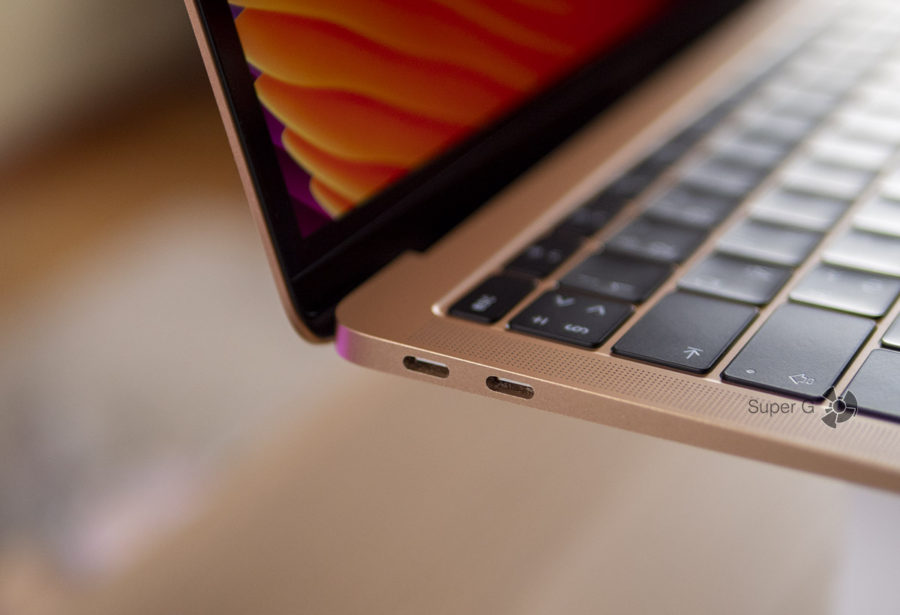 Разъёмы MacBook Air 2018 - только два USB-C и один выход на наушники