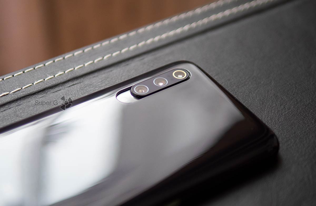 Чехол из комплекта не полностью прикрывает камеры Xiaomi Mi 9