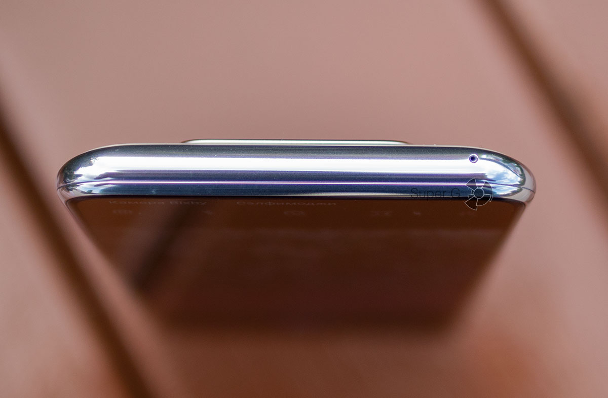 Верхний торец смартфона Samsung Galaxy A80