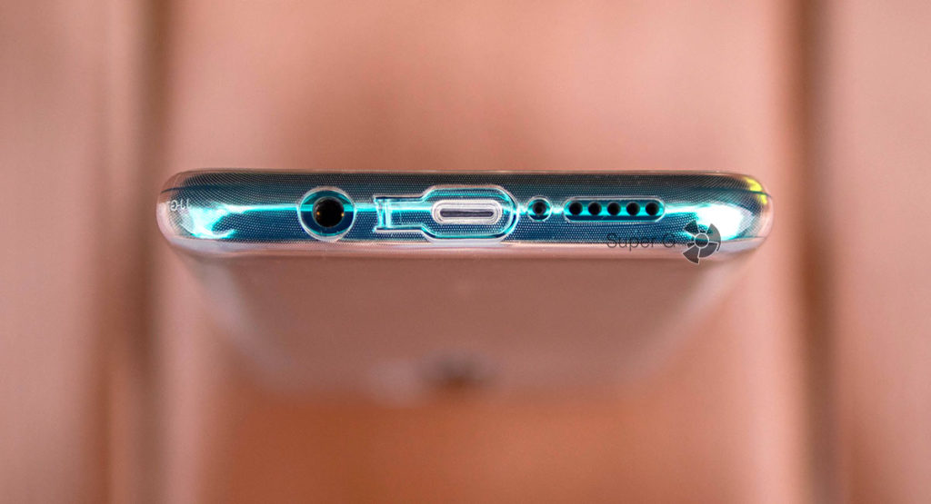 Чехол для Redmi Note 8 Pro из комплекта защищает USB Type-C