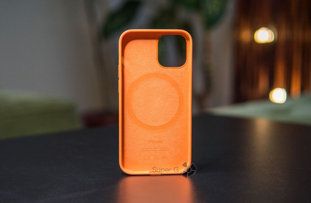 Силиконовый чехол MagSafe для iPhone 12 mini