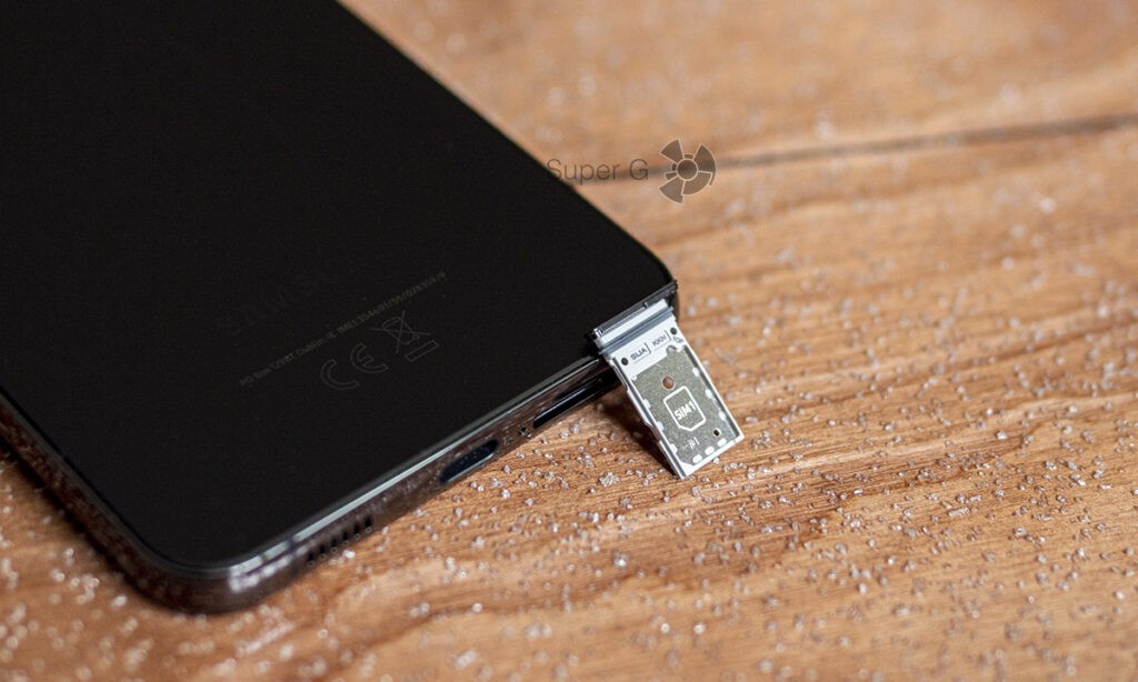 Слот под Nano SIM Samsung Galaxy S22 Plus Micro SD карточки вставить некуда