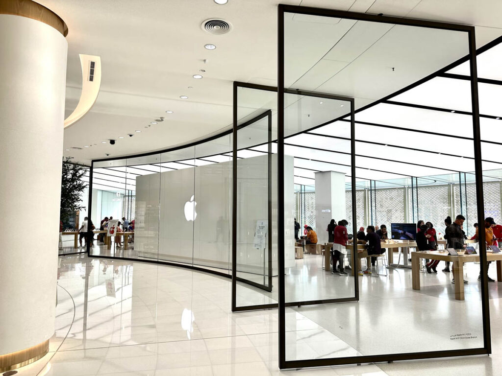 Apple Store в Молле Эмиратов