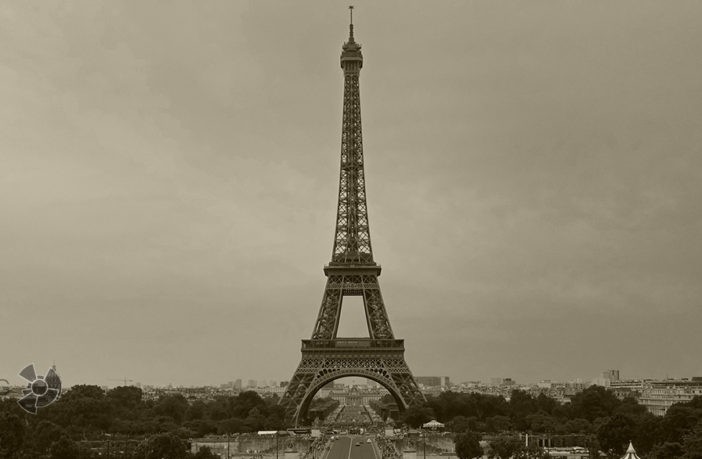 Связь за границей: Париж, Франция